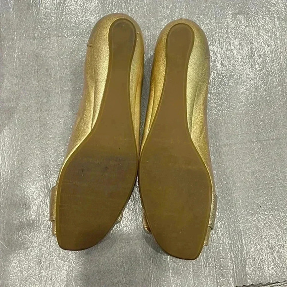 [9]Stuart  Weitzman Gold Buckle Patent Peep Toe Flat - Picture 8 of 9